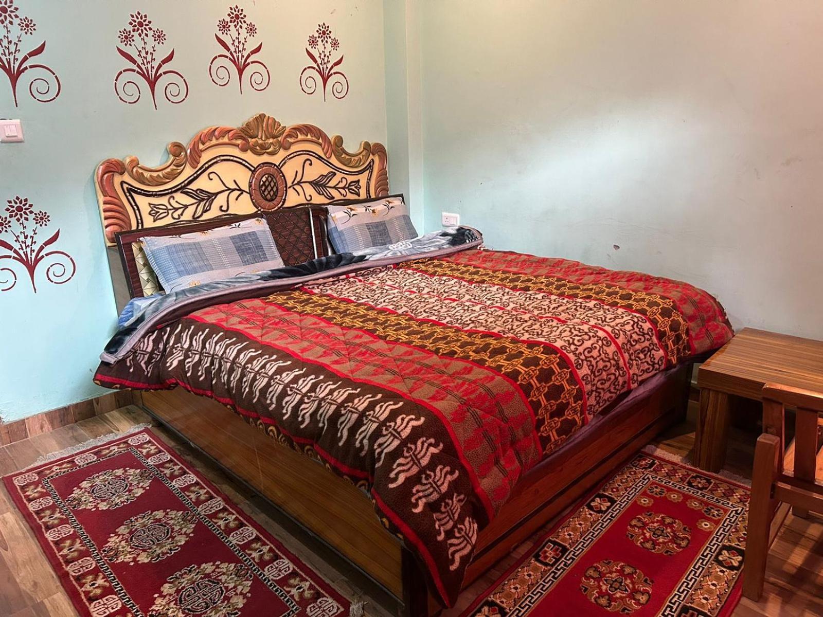 Karma Guest House And Cafe Kalgha Bilik gambar
